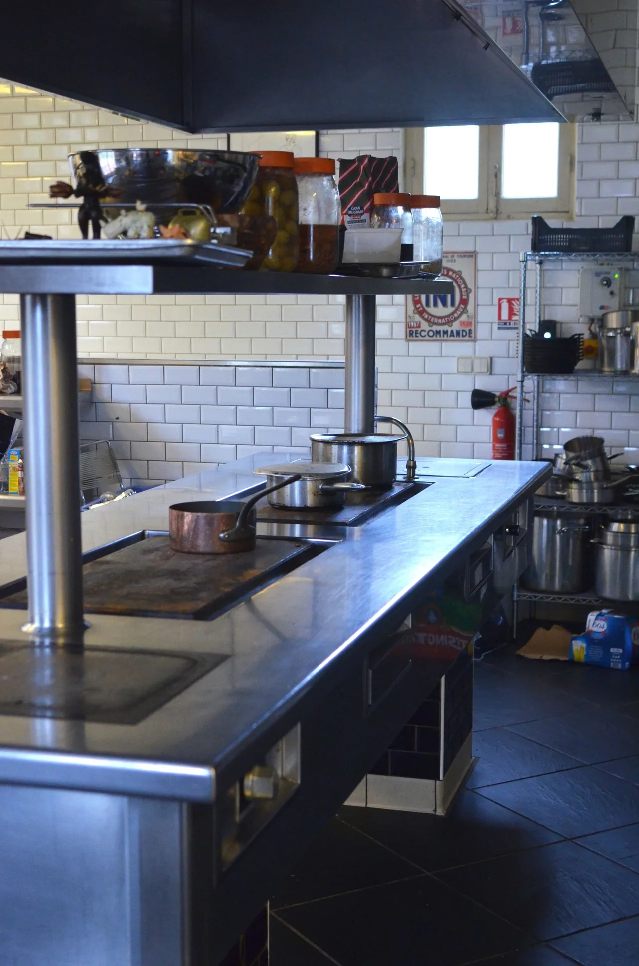 Sol de cuisine professionnelle, carrelage technique